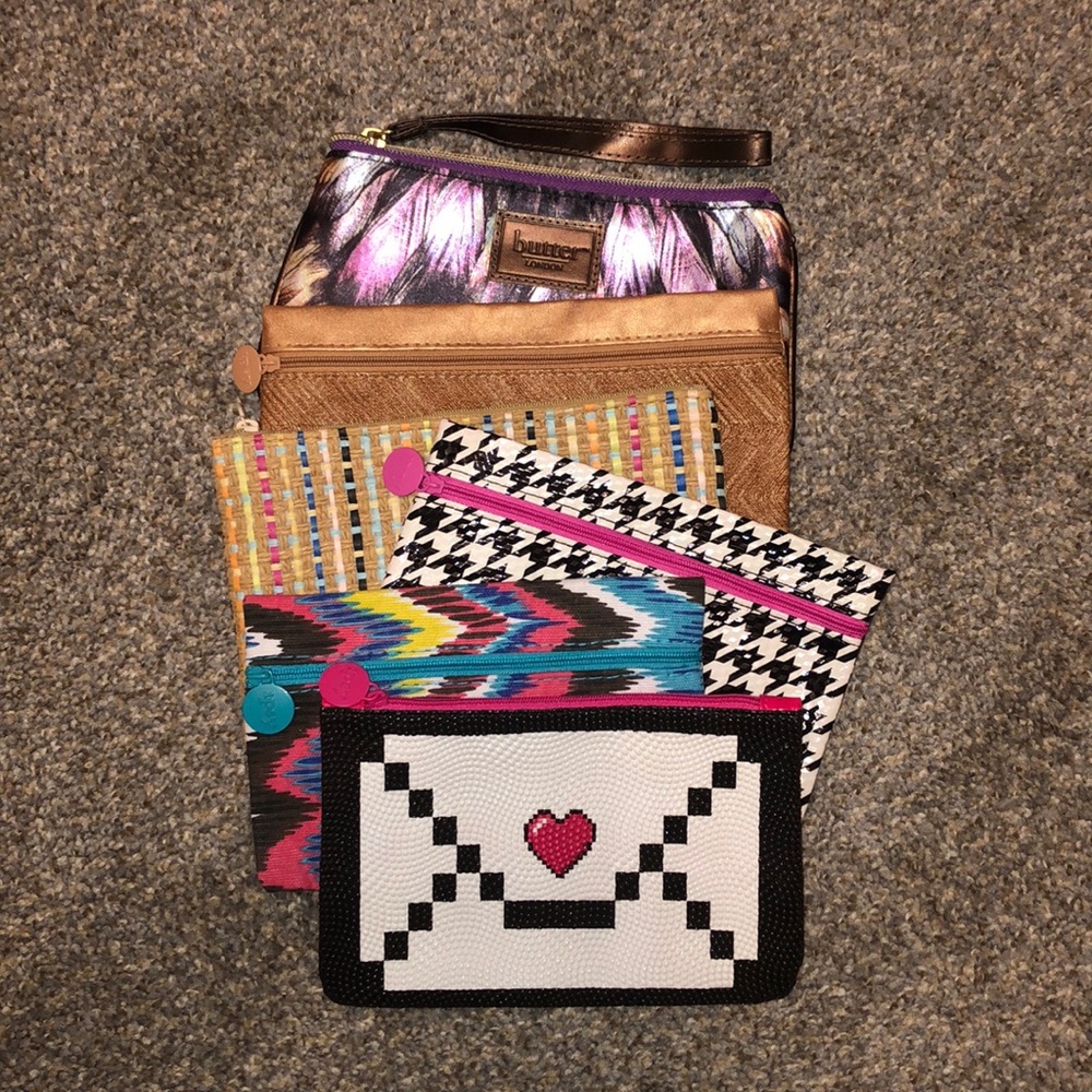 ✈️ SIX New or Barely Used Mini Makeup Travel Bags